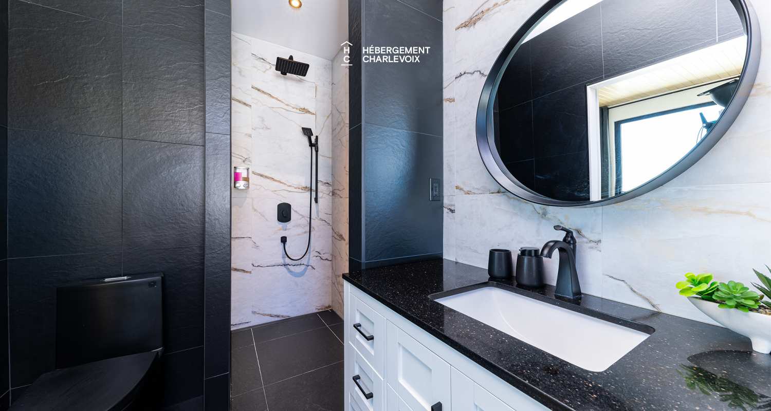 ALT-49 - Villa contemporaine offrant les splendeurs du St-Laurent!